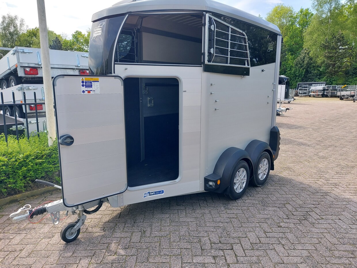 Ifor Williams HBX 403 Zilver - Voorlader LET OP! GEHEEL COMPLEET VOLGENS OMSCHRIJVING.