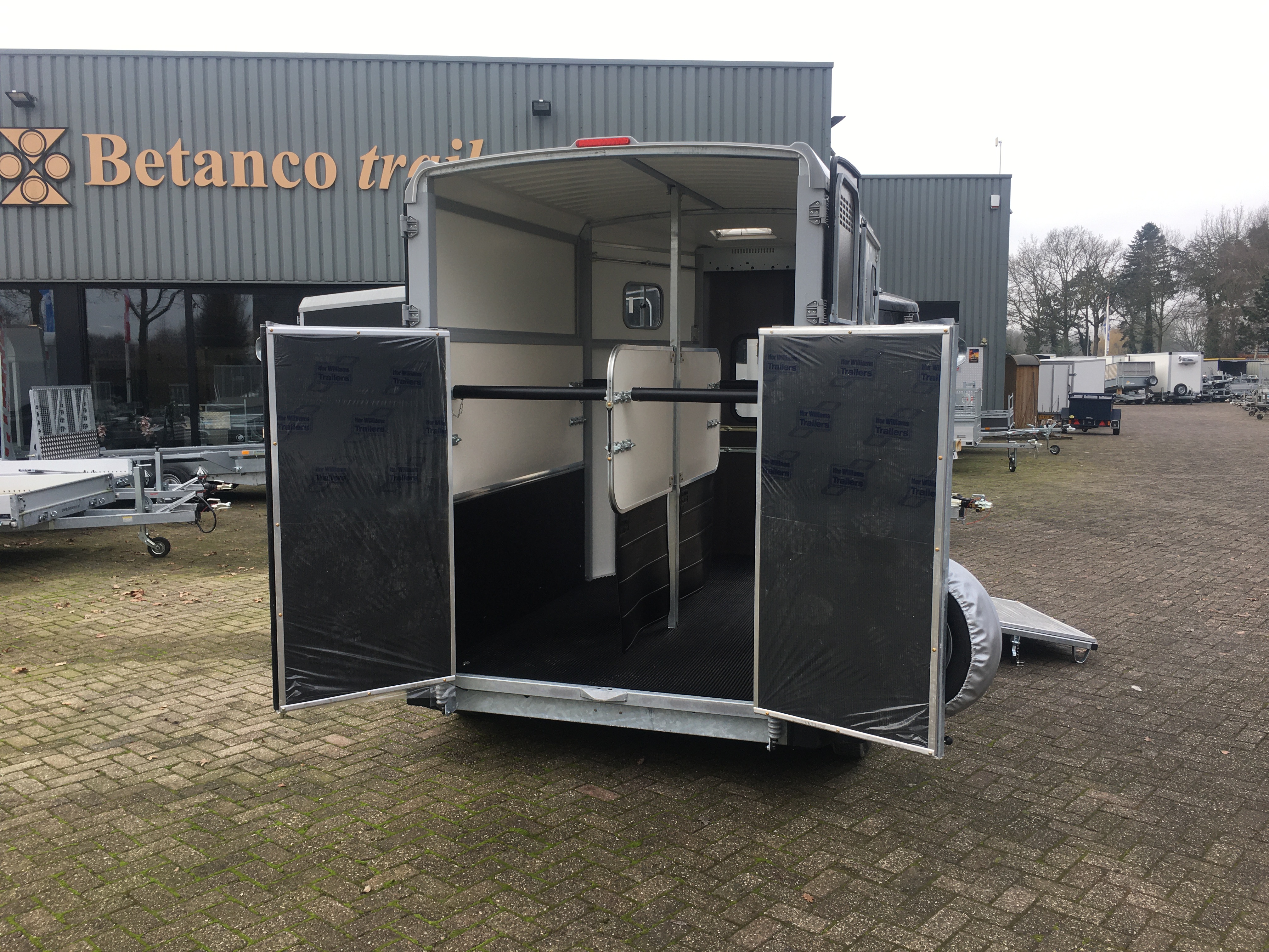 Ifor Williams HB 506 Graphite Grey - Voorlader LET OP! GEHEEL COMPLEET VOLGENS OMSCHRIJVING.