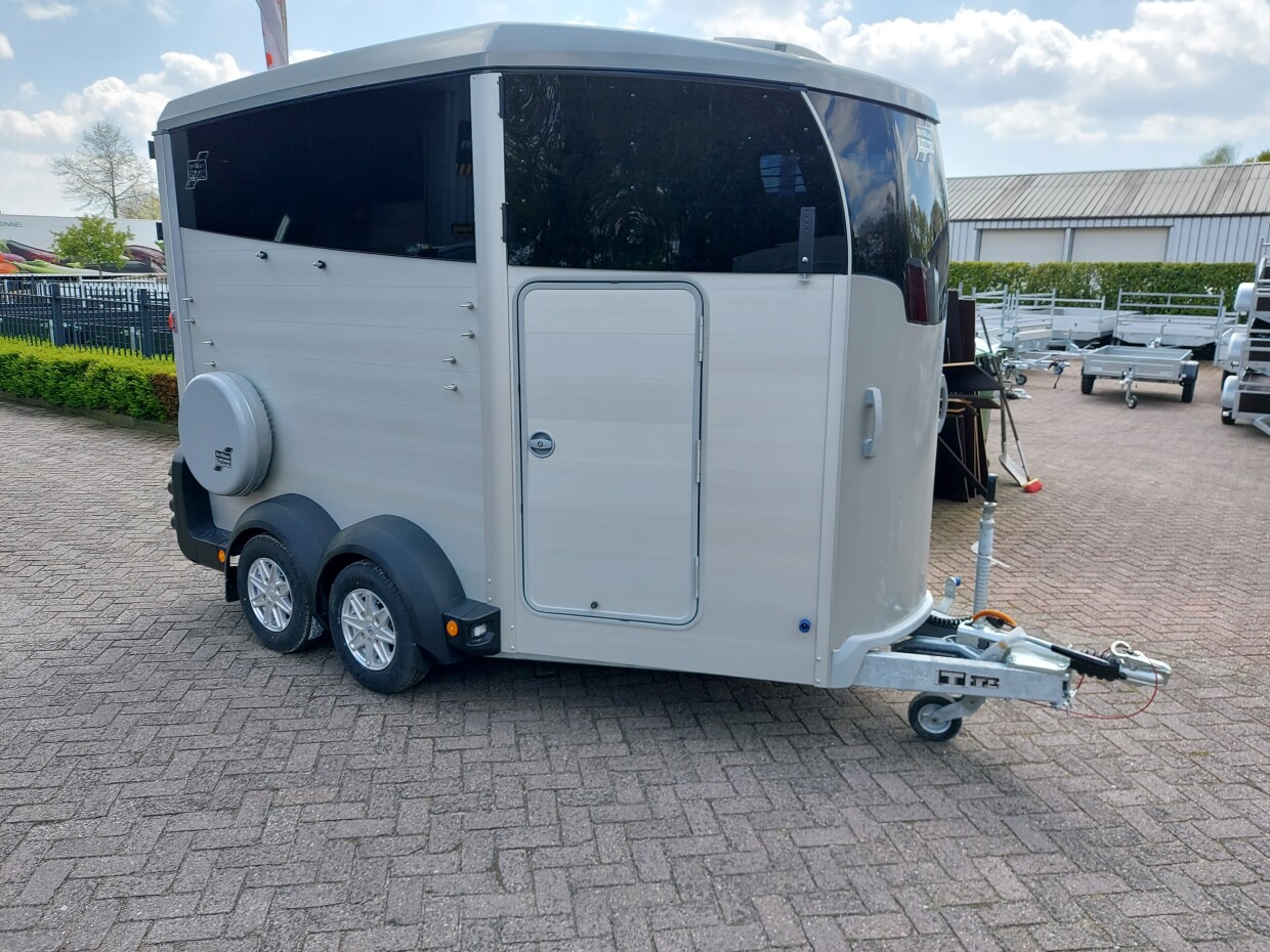 Ifor Williams HBX 511 Zilver - Zadelkamer