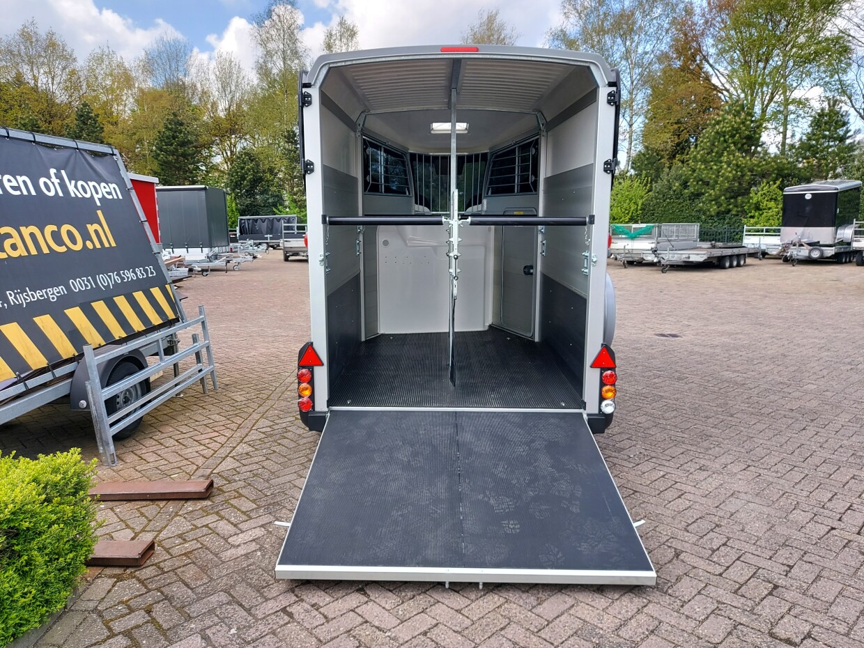 Ifor Williams HBX 511 Zilver - Zadelkamer