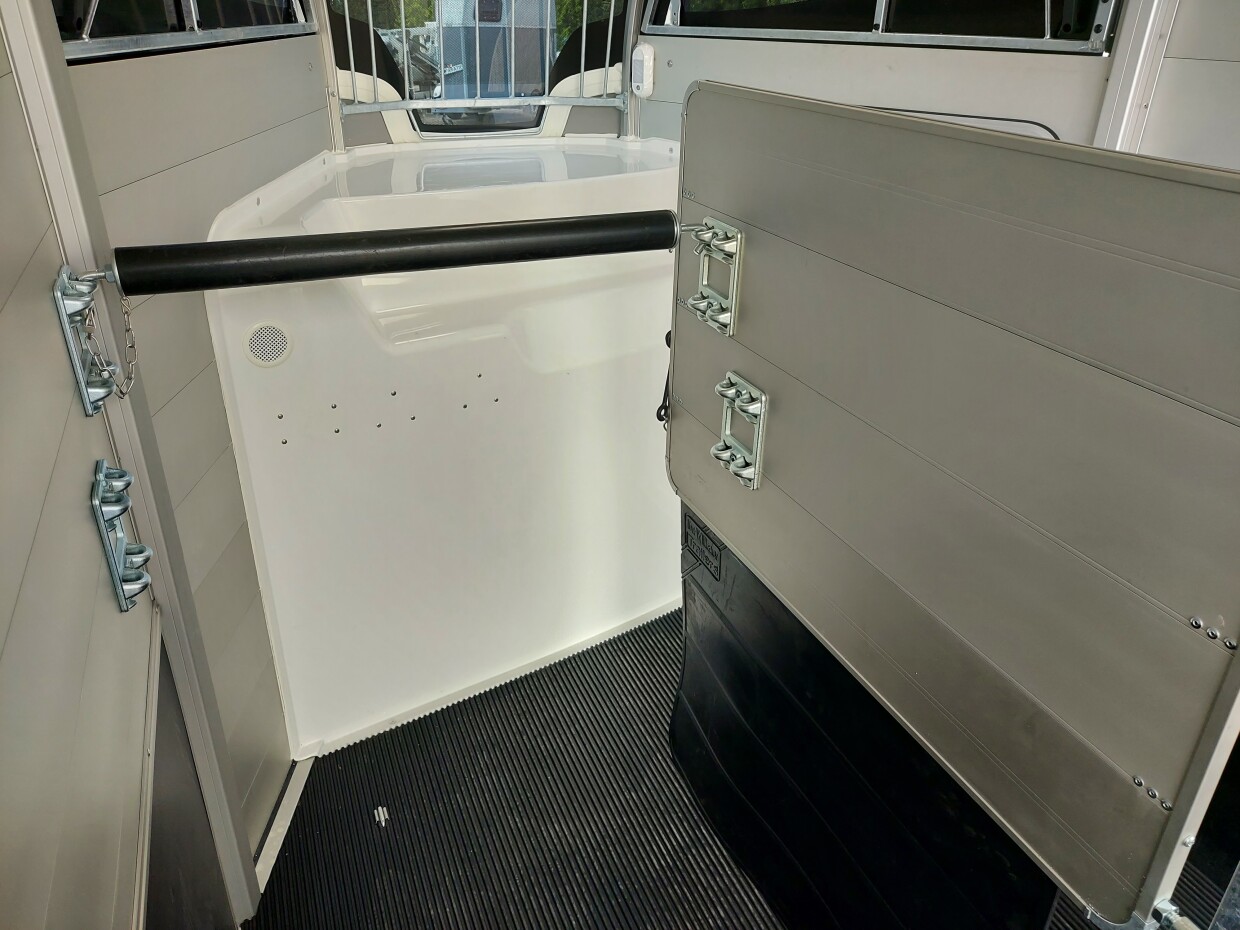 Ifor Williams HBX 511 Zilver - Zadelkamer