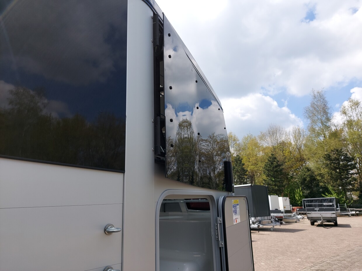 Ifor Williams HBX 511 Zilver - Zadelkamer