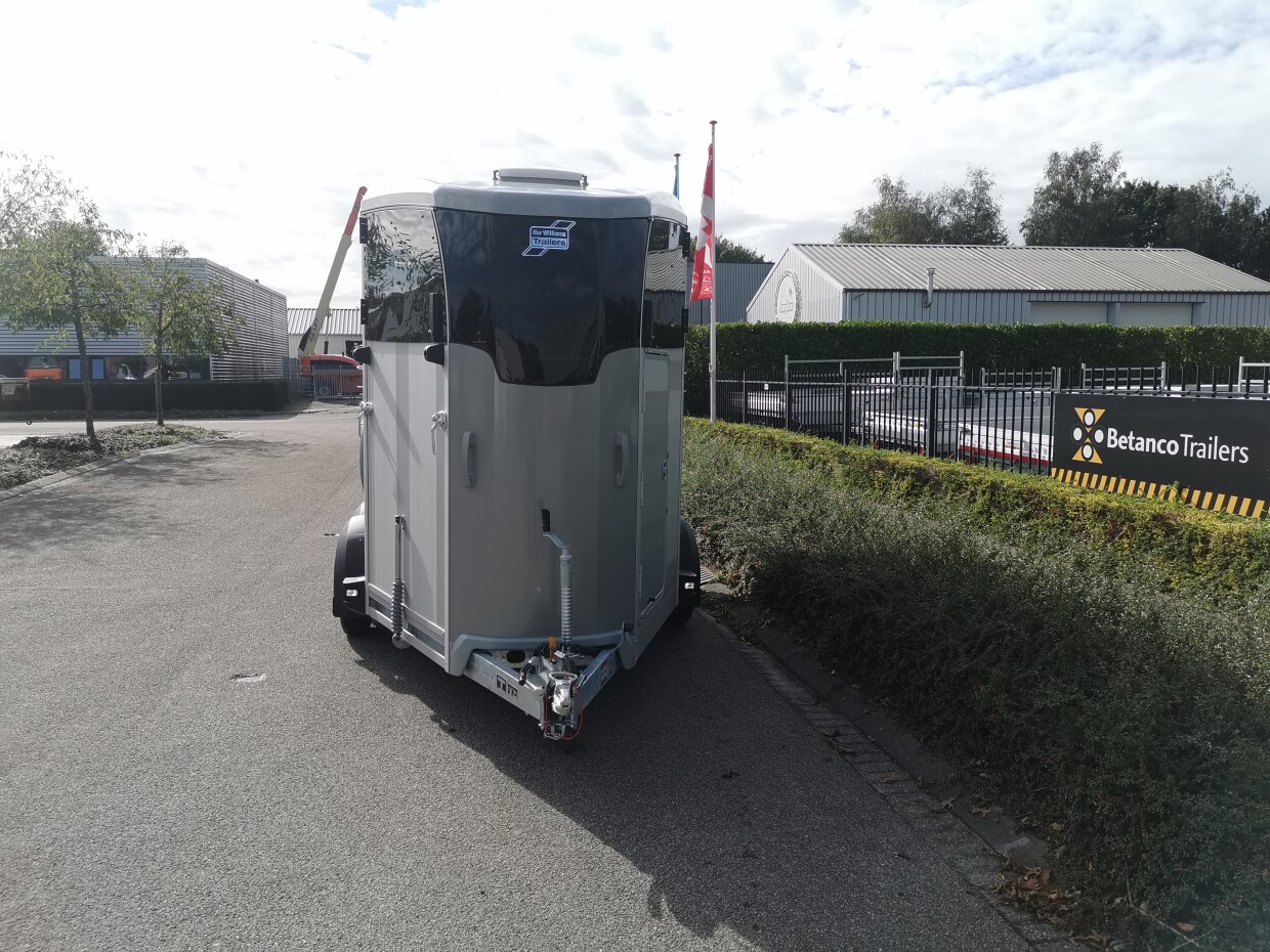 Ifor Williams HBX 511 Zilver - Voorlader