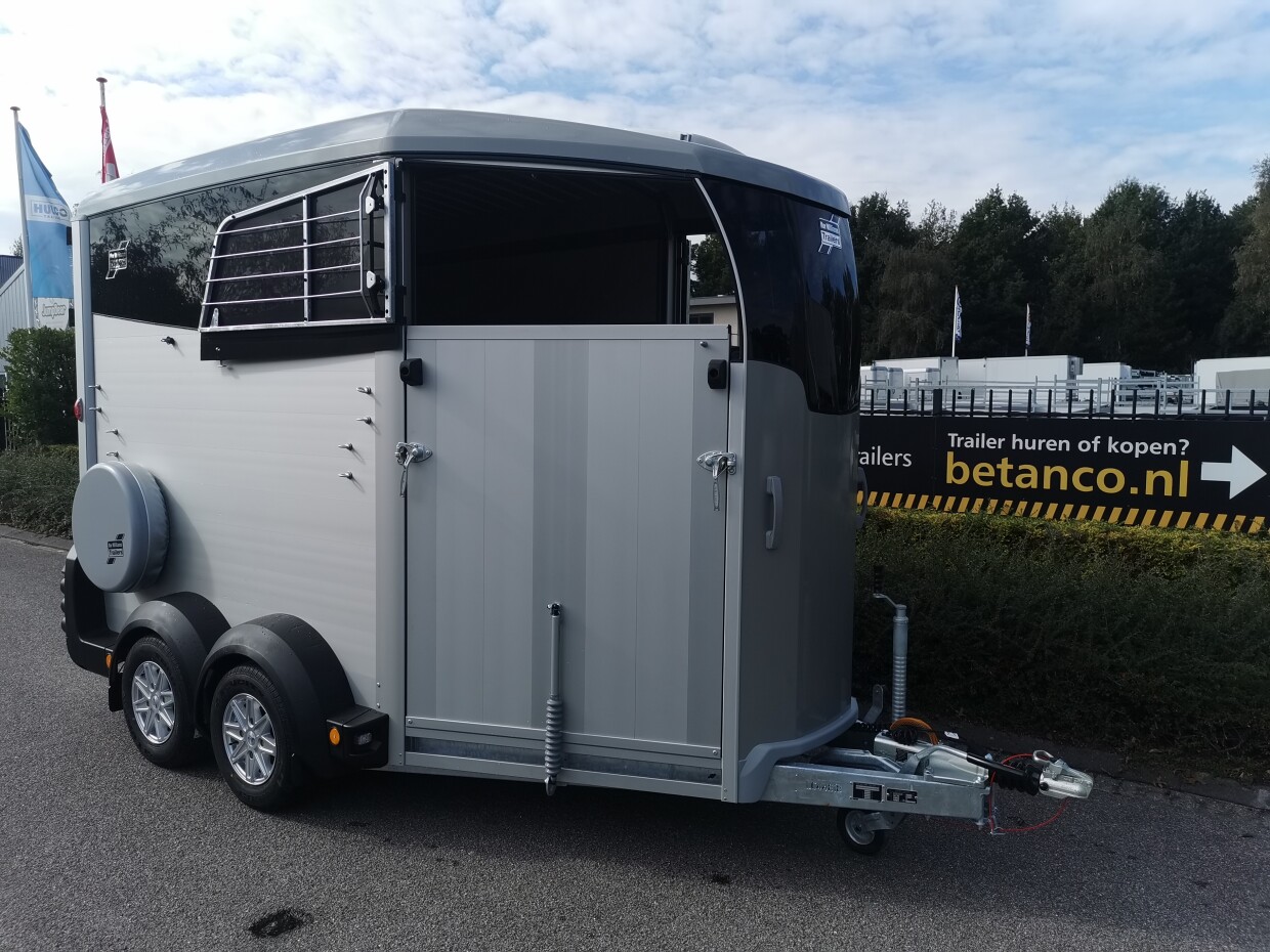 Ifor Williams HBX 511 Zilver - Voorlader