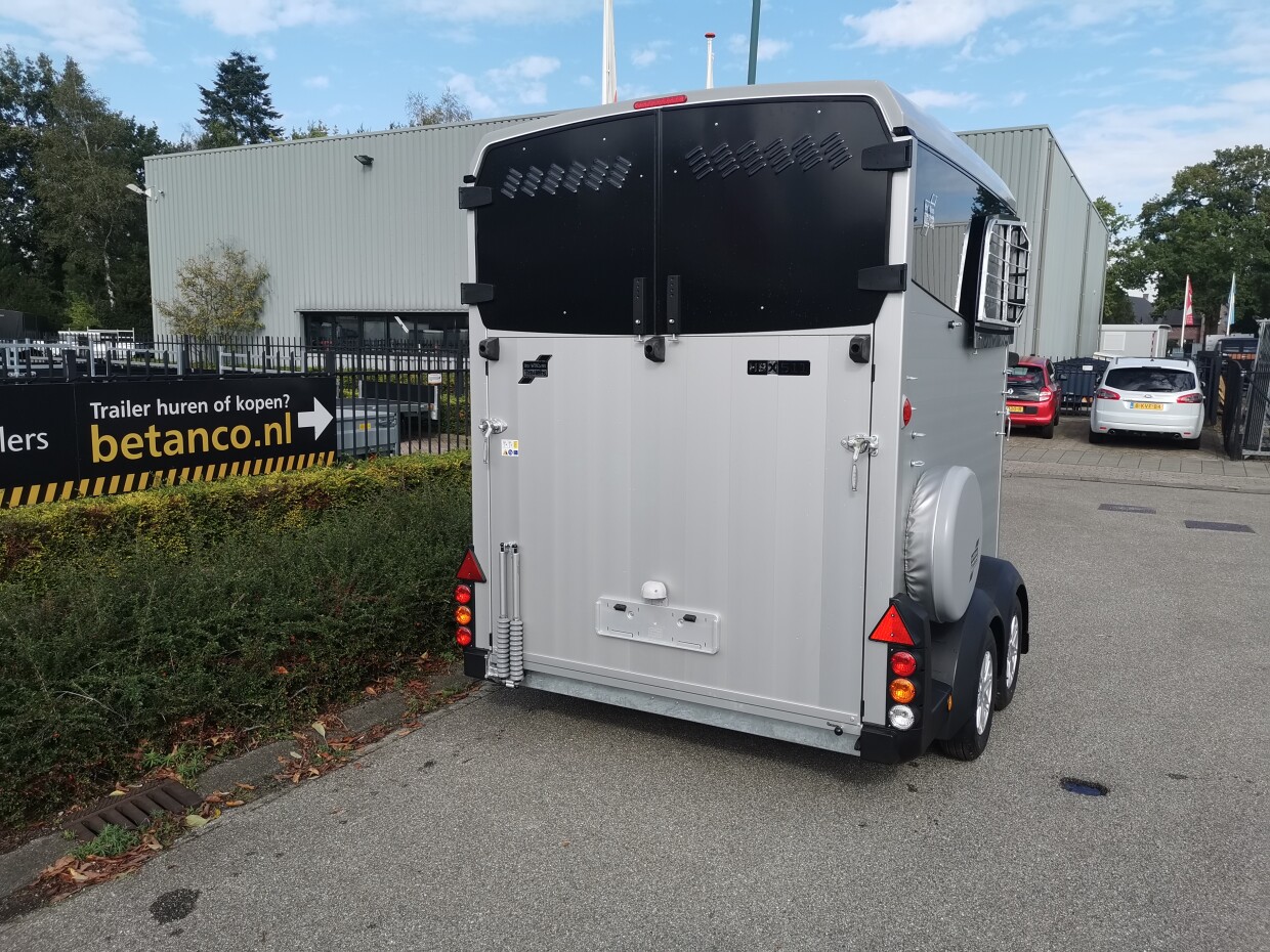 Ifor Williams HBX 511 Zilver - Voorlader