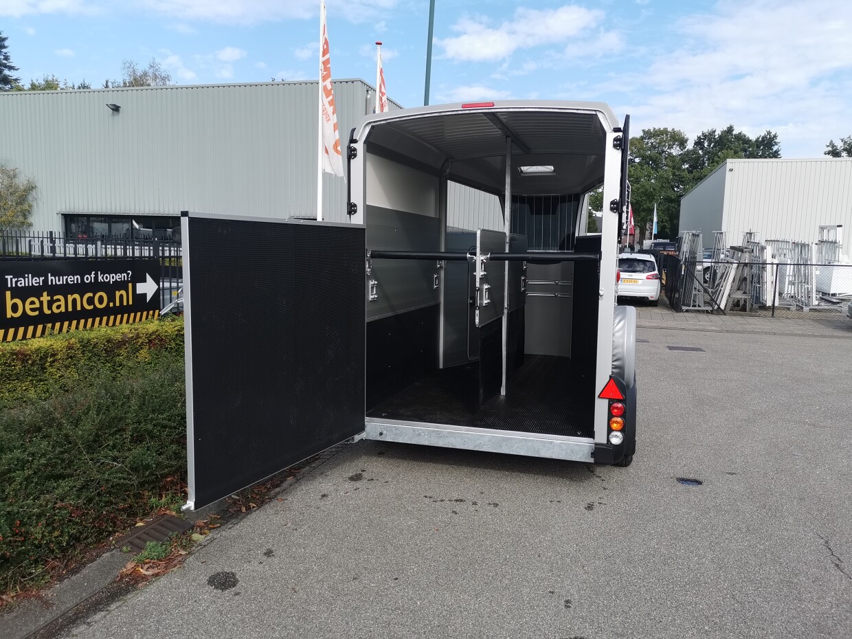 Ifor Williams HBX 511 Zilver - Voorlader