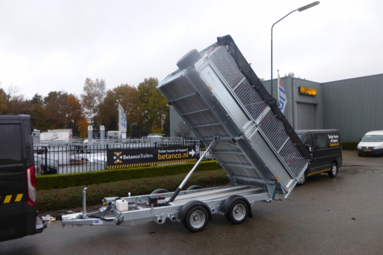 Ifor Williams TT 3621 met loofrekken