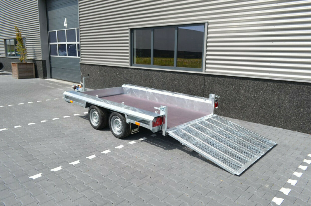 Vlemmix Machinetransporter (2x1800 kg) 300*150