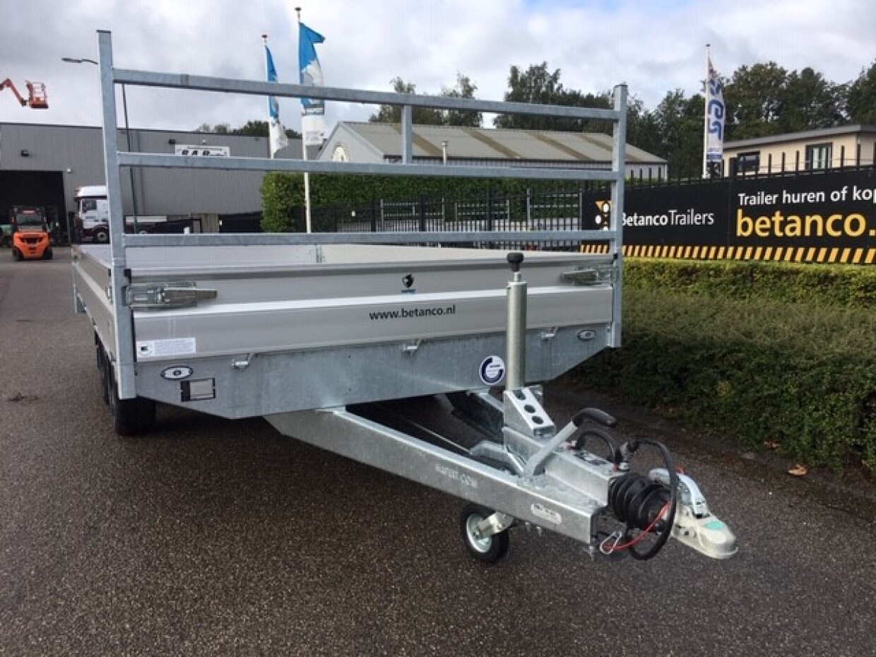 Hapert Azure H-2 Verlaagd met Paraboolveren - 3500 kg