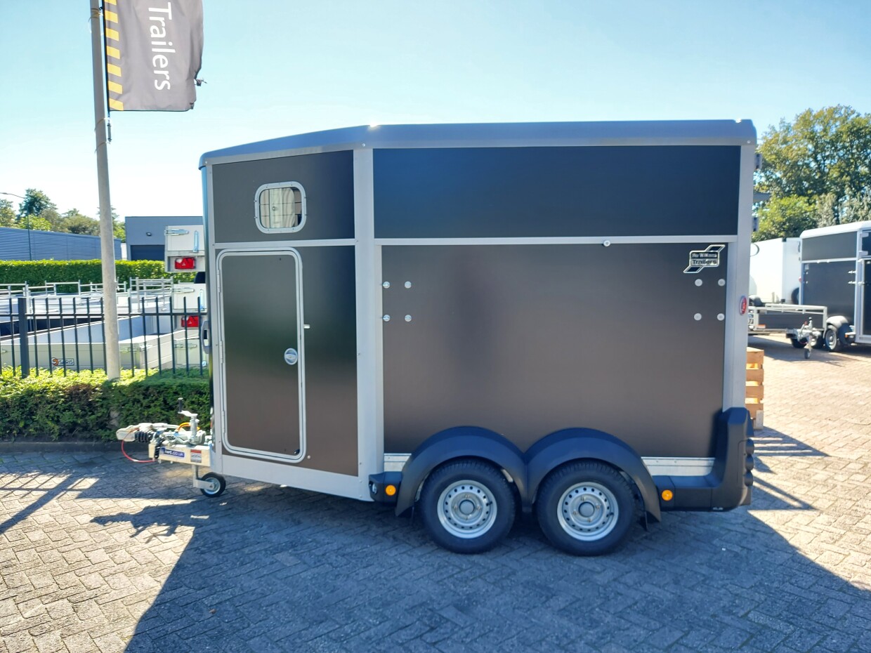 Ifor Williams HB 511 Zwart- Voorlader met klep LET OP! GEHEEL COMPLEET VOLGENS OMSCHRIJVING. 