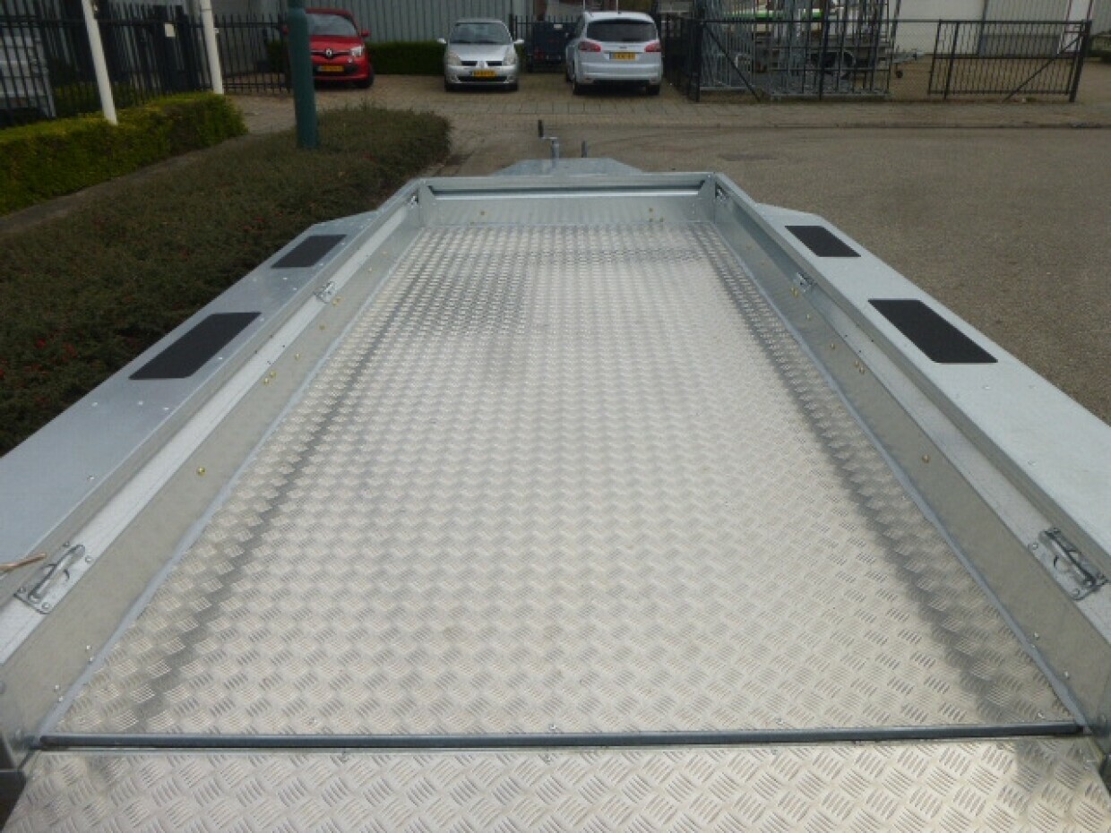 Ifor Williams GX 105 HD met aluminium tranenplaat vloer